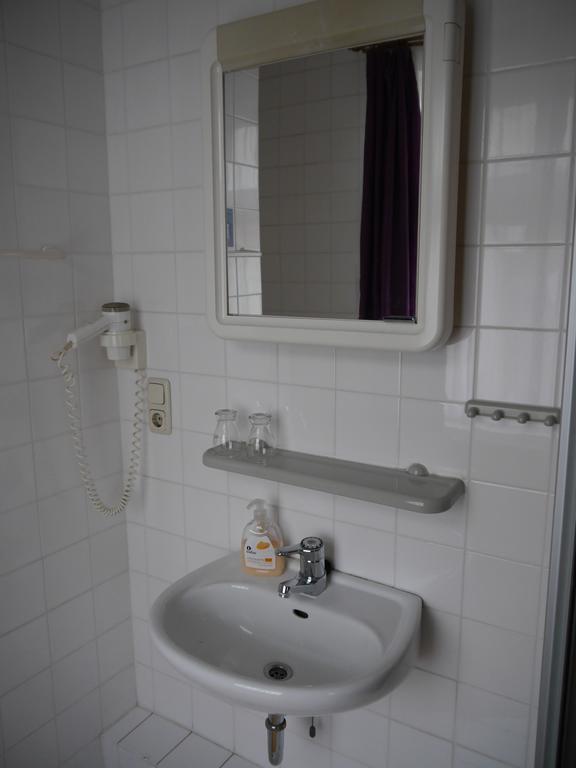 Hotel Zur Sonne Cottbus Kamer foto