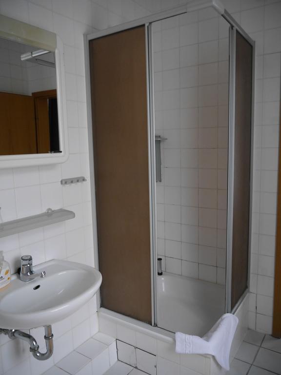 Hotel Zur Sonne Cottbus Kamer foto