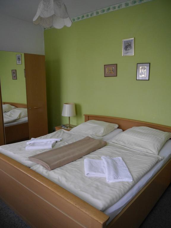 Hotel Zur Sonne Cottbus Kamer foto